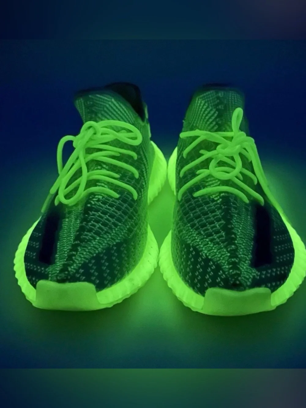 Yeezy Boost 350 V2 GID - GLOW